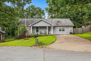 96 Creekwood Drive, Jacksonville, AR 72076