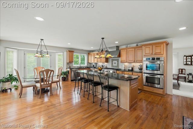 6951 Brook Hollow Court, West Bloomfield Charter Township, MI 48322