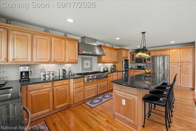 6951 Brook Hollow Court, West Bloomfield Charter Township, MI 48322