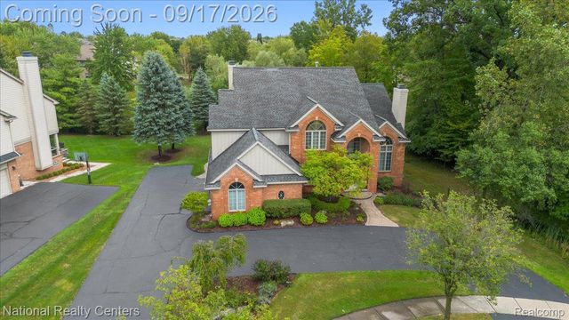 6951 Brook Hollow Court, West Bloomfield Charter Township, MI 48322