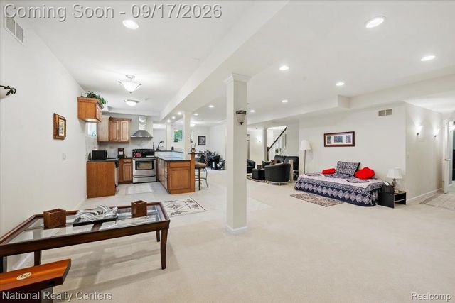 6951 Brook Hollow Court, West Bloomfield Charter Township, MI 48322