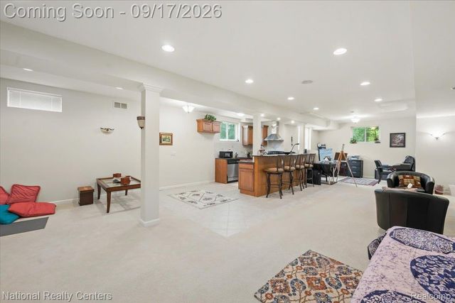 6951 Brook Hollow Court, West Bloomfield Charter Township, MI 48322