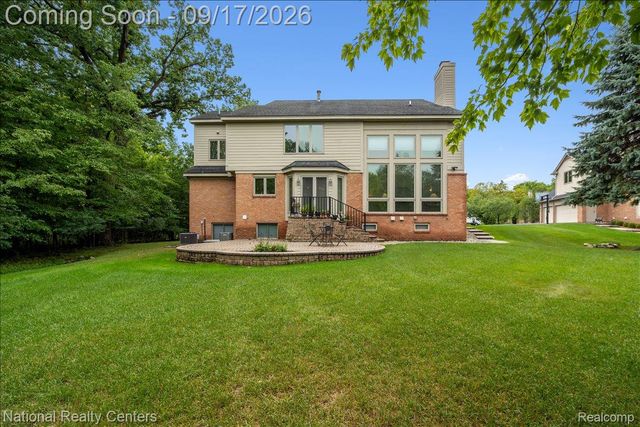 6951 Brook Hollow Court, West Bloomfield Charter Township, MI 48322