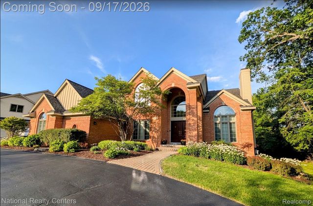 6951 Brook Hollow Court, West Bloomfield Charter Township, MI 48322