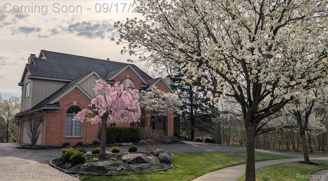 6951 Brook Hollow Court, West Bloomfield Charter Township, MI 48322