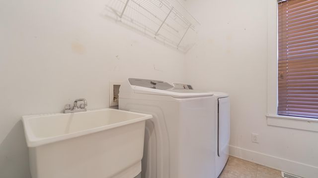 2512 White Oak Avenue, Whiting, IN 46394