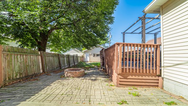 2512 White Oak Avenue, Whiting, IN 46394