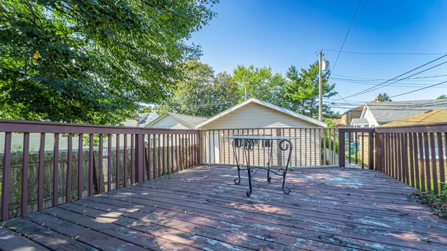 2512 White Oak Avenue, Whiting, IN 46394