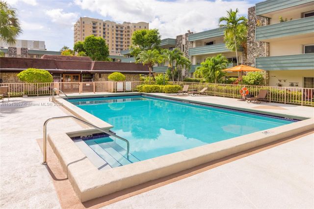 8305 SW 72nd Ave 105A, Miami, FL 33143