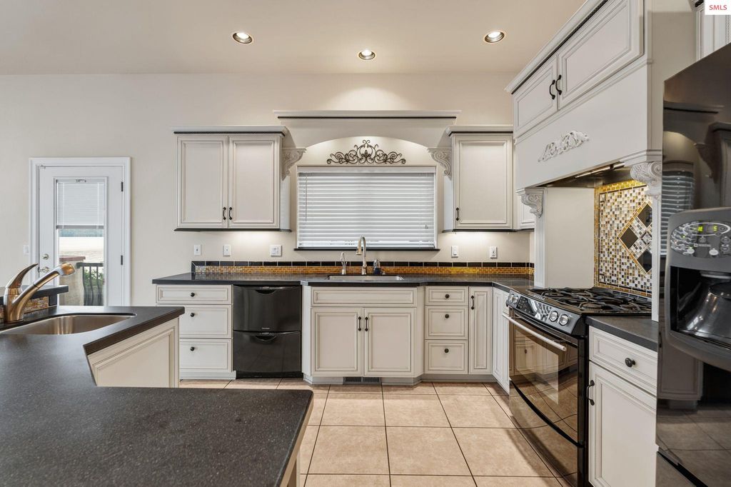 1100 S Division Ave, Sandpoint, ID 83864 photo 19