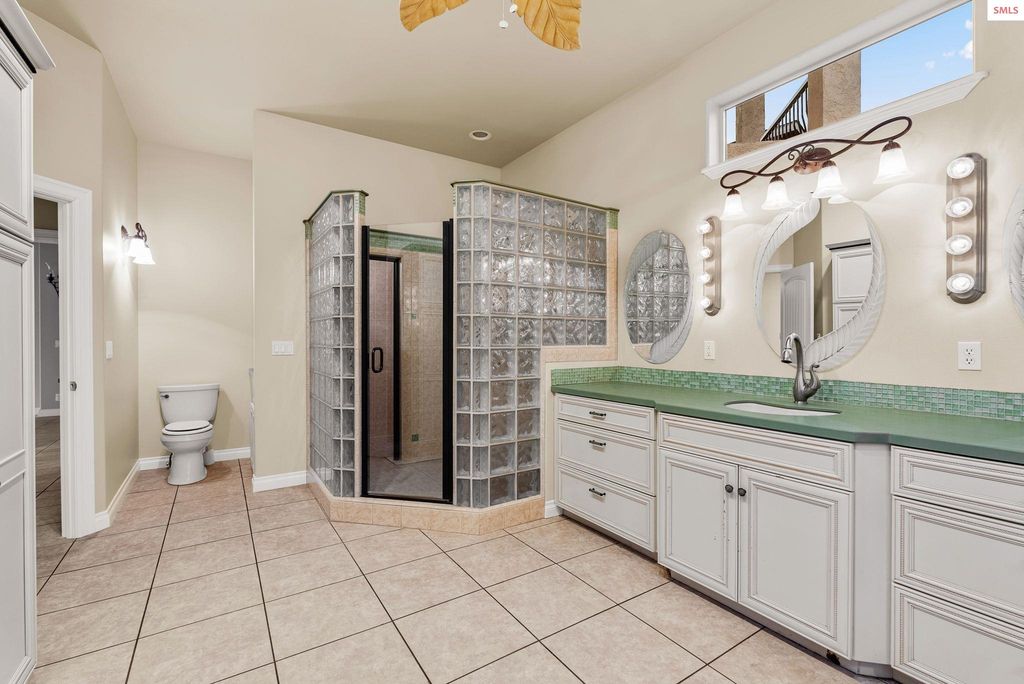 1100 S Division Ave, Sandpoint, ID 83864 photo 28