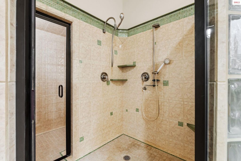 1100 S Division Ave, Sandpoint, ID 83864 photo 29