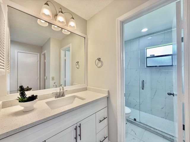 9890 Pecan Tree Drive B, Boynton Beach, FL 33436