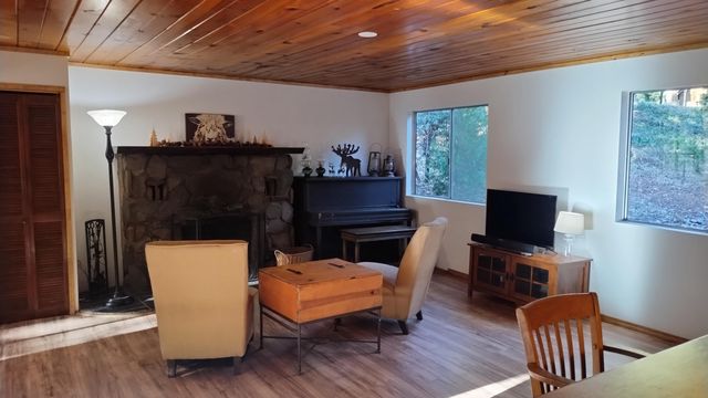 594 Loop Drive, Camp Nelson, CA 93265