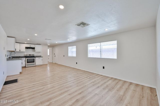 437 E ANNETTE Drive, Phoenix, AZ 85022