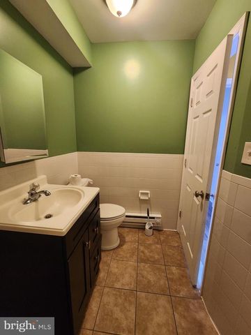 89 SPARKS ST, Philadelphia, PA 19120