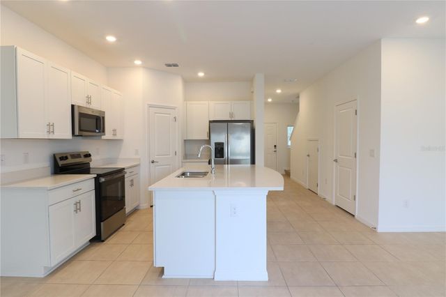 2208 PARAVANE WAY, Wesley Chapel, FL 33543