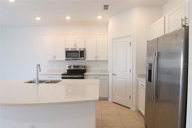 2208 PARAVANE WAY, Wesley Chapel, FL 33543