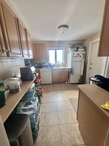 84 Elsie St, Everett, MA 02149