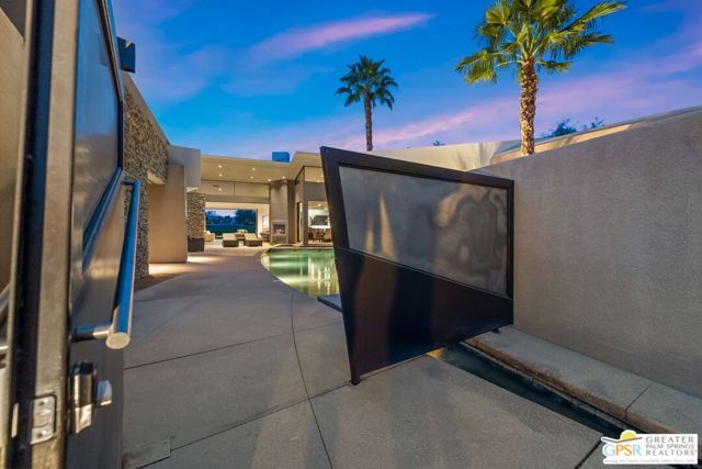 72 Royal Saint Georges Way, Rancho Mirage, CA 92270