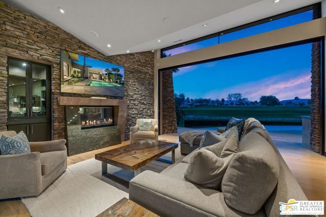 72 Royal Saint Georges Way, Rancho Mirage, CA 92270