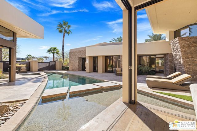 72 Royal Saint Georges Way, Rancho Mirage, CA 92270