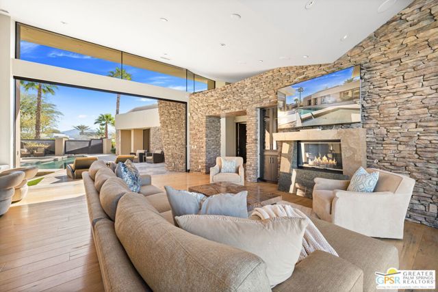 72 Royal Saint Georges Way, Rancho Mirage, CA 92270