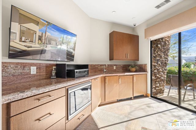 72 Royal Saint Georges Way, Rancho Mirage, CA 92270