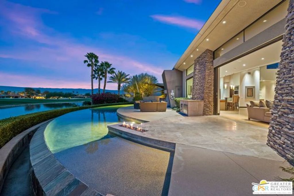 72 Royal Saint Georges Way, Rancho Mirage, CA 92270