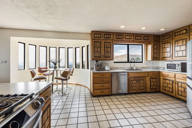 40 Cedar Hill Place NE, Albuquerque, NM 87122