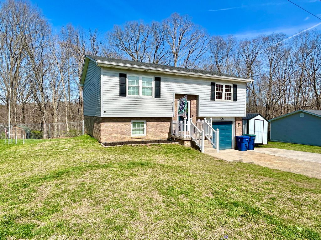 3904 Castlewood Court, Somerset, KY 42503