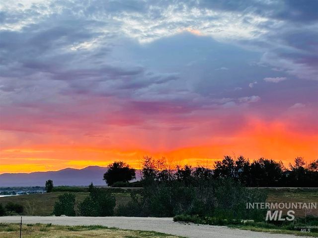 5560 W Belvedere Lane, Meridian, ID 83642