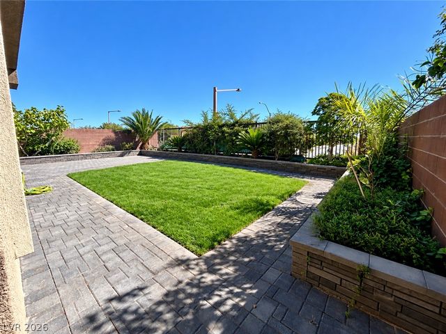 6040 Andezano Drive, Las Vegas, NV 89135