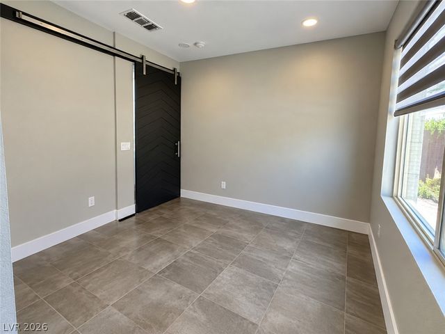 6040 Andezano Drive, Las Vegas, NV 89135