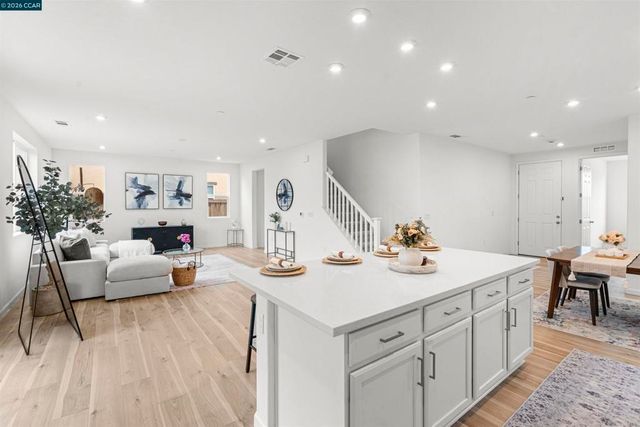 953 Arneis Ave, Manteca, CA 95337
