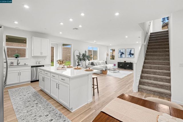 953 Arneis Ave, Manteca, CA 95337