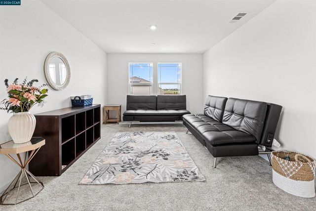 953 Arneis Ave, Manteca, CA 95337