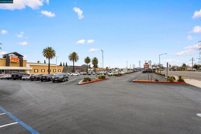 953 Arneis Ave, Manteca, CA 95337