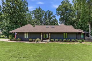 143 Woodlake Drive, Gainesville, GA 30506