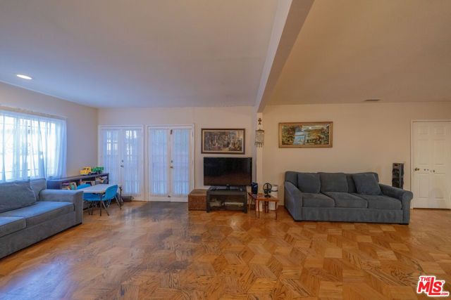 516 N Crescent Heights Boulevard, Los Angeles, CA 90048