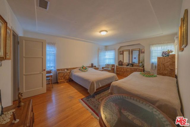 516 N Crescent Heights Boulevard, Los Angeles, CA 90048