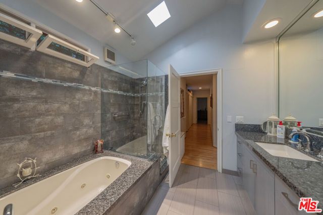 516 N Crescent Heights Boulevard, Los Angeles, CA 90048