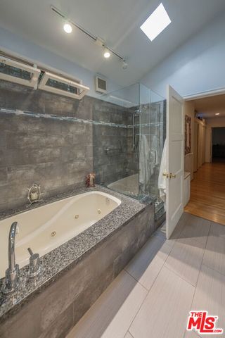 516 N Crescent Heights Boulevard, Los Angeles, CA 90048