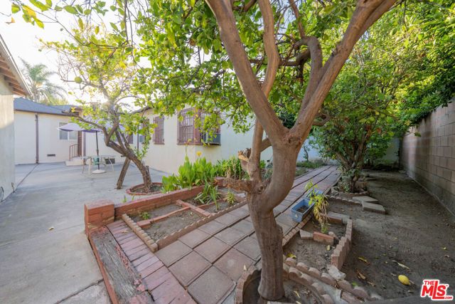 516 N Crescent Heights Boulevard, Los Angeles, CA 90048