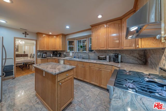 516 N Crescent Heights Boulevard, Los Angeles, CA 90048