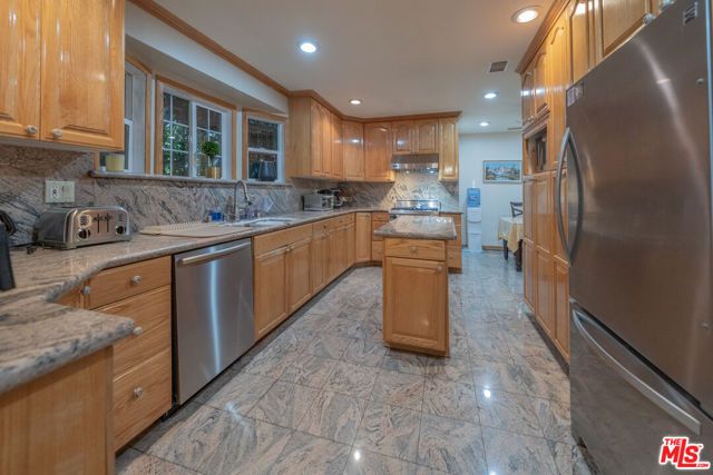 516 N Crescent Heights Boulevard, Los Angeles, CA 90048