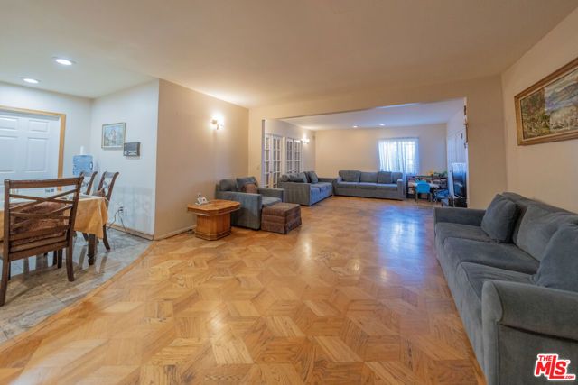 516 N Crescent Heights Boulevard, Los Angeles, CA 90048