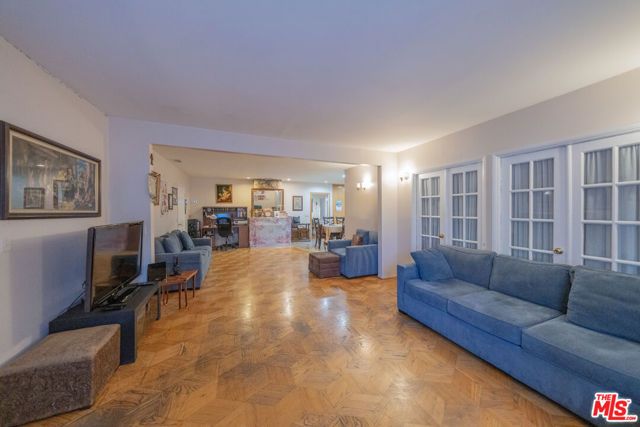 516 N Crescent Heights Boulevard, Los Angeles, CA 90048