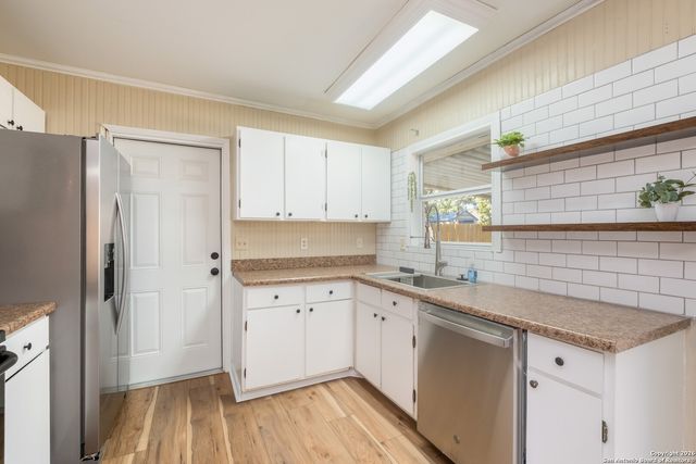 6811 Spring Manor St, San Antonio, TX 78249