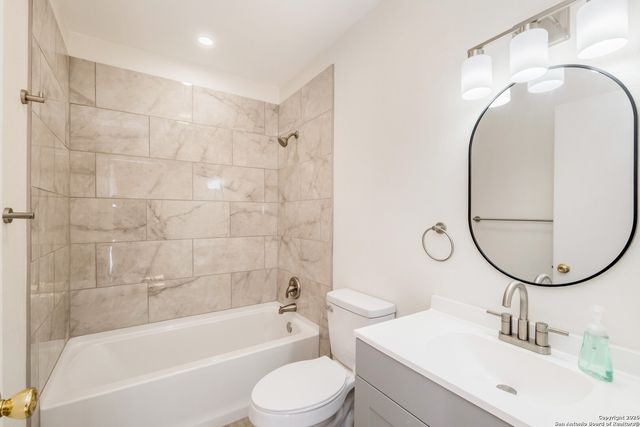 6811 Spring Manor St, San Antonio, TX 78249